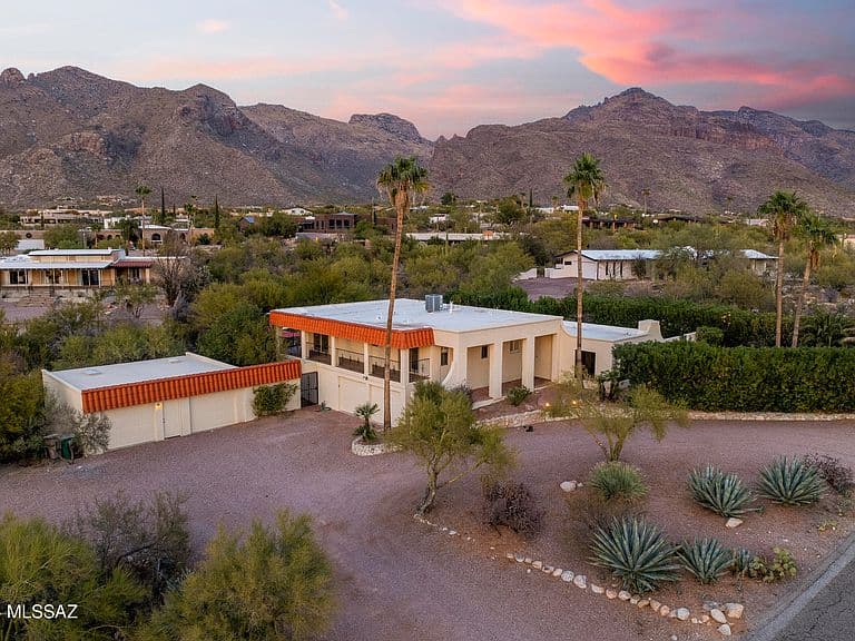1435 E Indian Wells Rd photo 2