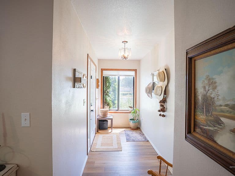 2711 Elizabeth Blvd photo 4