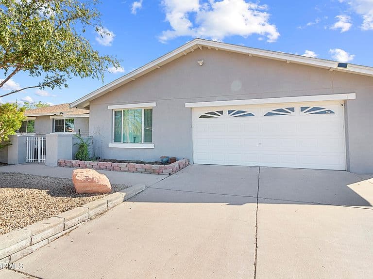 4753 W LUPINE Avenue photo 3