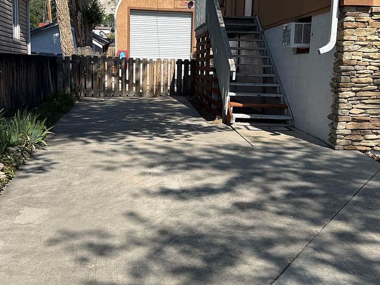 349 N 1st E photo 3