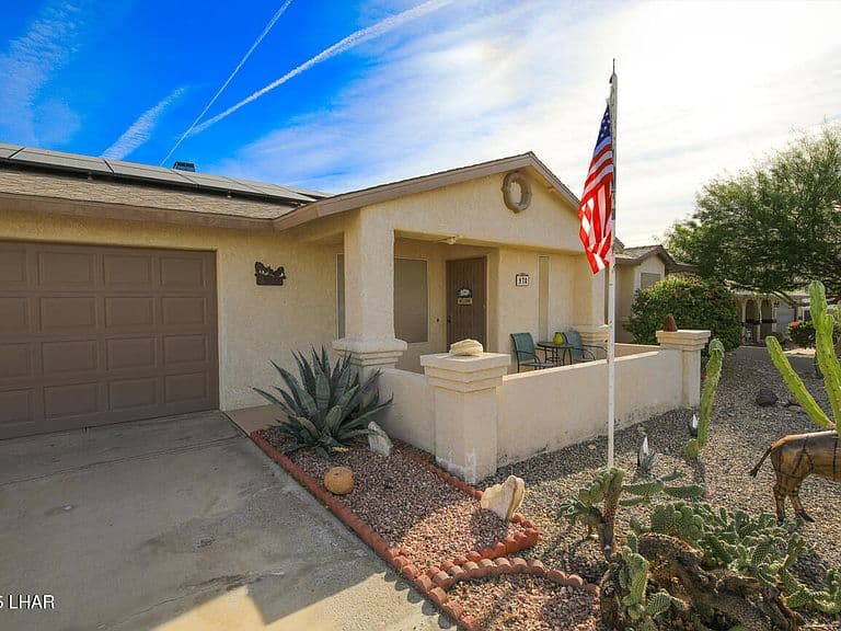 970 Saint Claire Dr photo 4