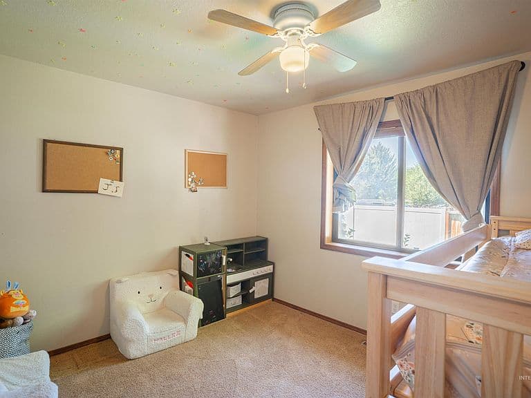 2711 Elizabeth Blvd photo 3