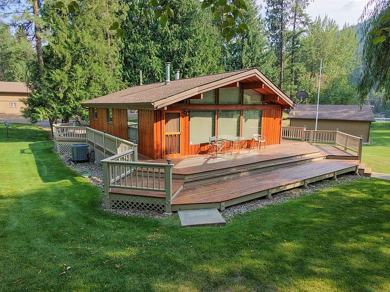 5671 Kootenai River Rd photo 1