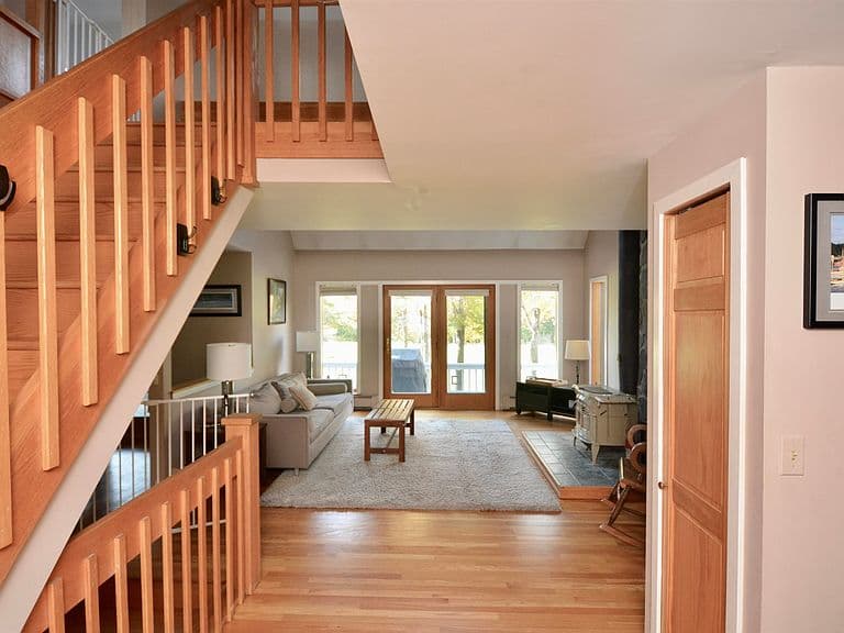 17 Walton Heath Drive photo 3