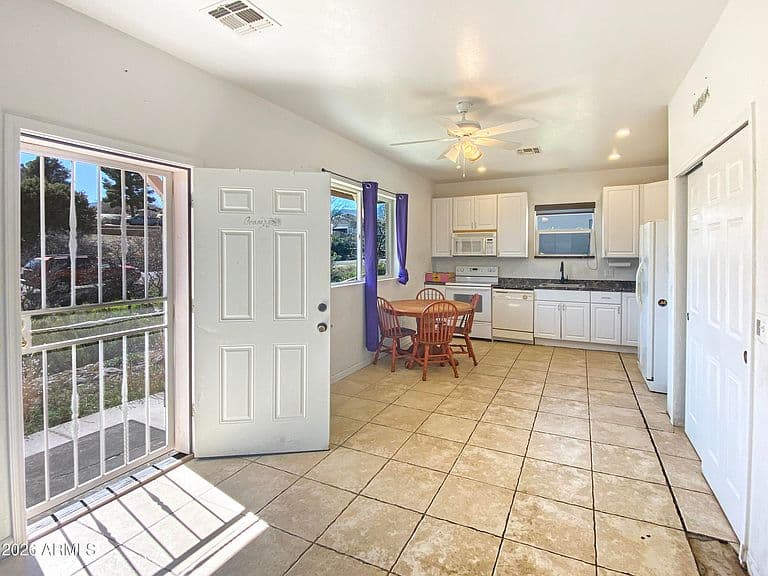 862 E Cherry Hills Way photo 4