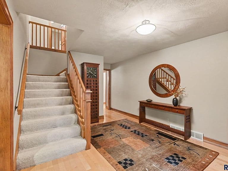 527 Ashmont Rd photo 3