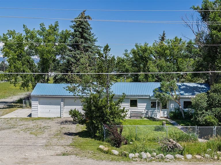 1110 Sierra Rd W photo 2