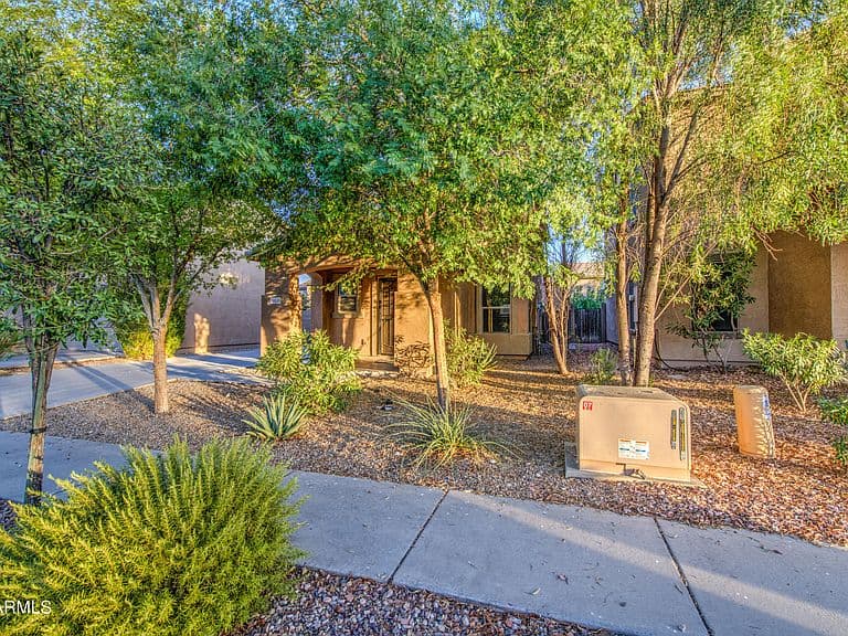 18535 W UDALL Drive photo 2