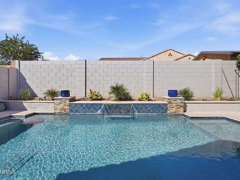 10910 E Travertine Avenue photo 4