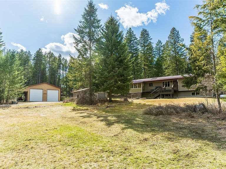 586 Hidden Valley Dr photo 3