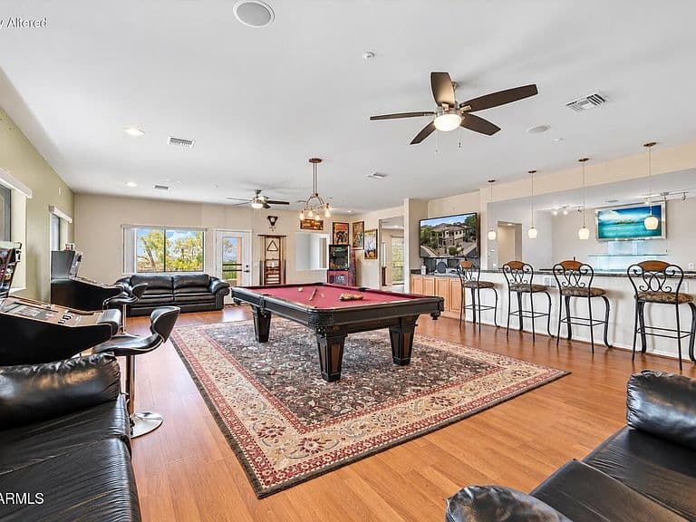 1304 E VILLA THERESA Drive photo 4
