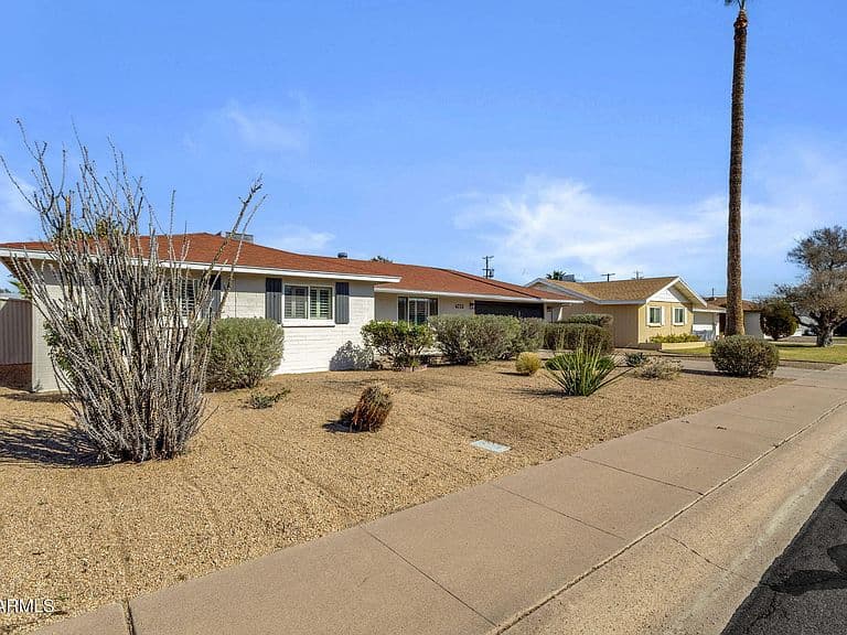 6732 E SHERIDAN Street photo 3