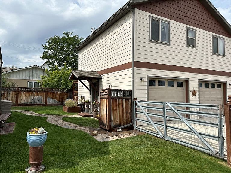 2100 Villard Ave photo 3