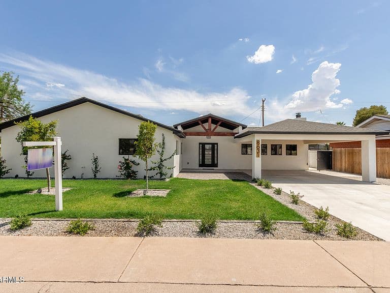 8631 E THOMAS Road photo 1
