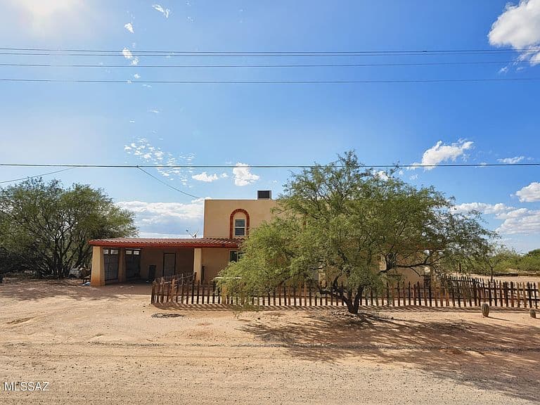 4044 E Dawson Rd photo 2