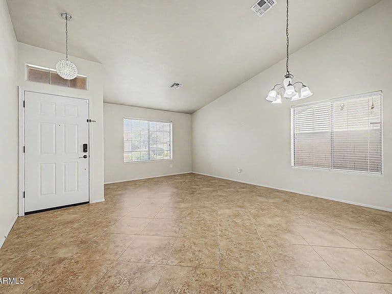 13729 W LUKE Avenue photo 5