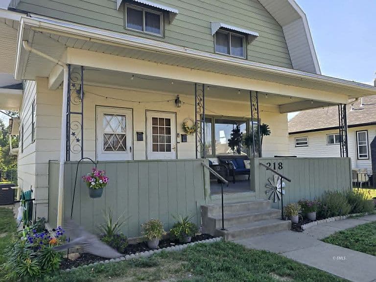 218 N Prairie Ave photo 3