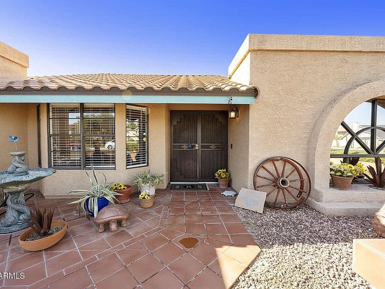1913 E LA VIEVE Lane photo 4