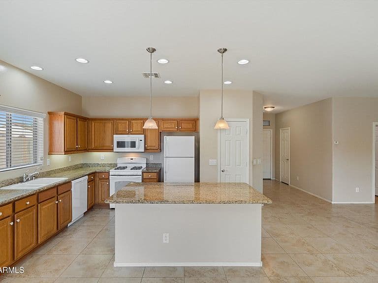 16397 W CAMERON Drive photo 3