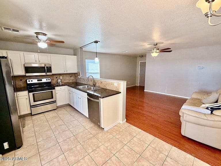5989 E SUNRISE Circle photo 1