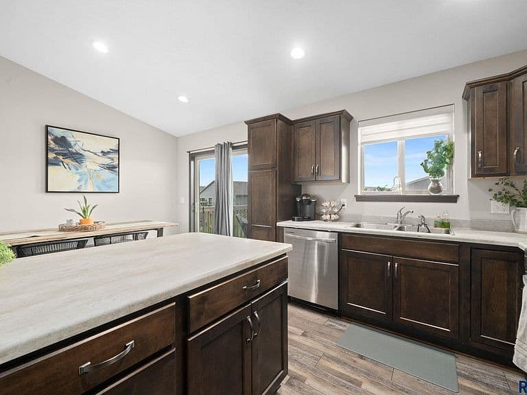 9425 W Liam St photo 5