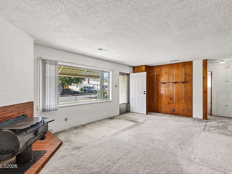 825 Capitol Hill Ave photo 4