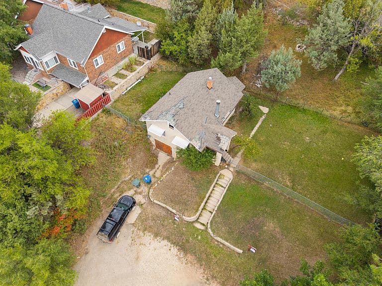 1035 W Loucks St photo 3