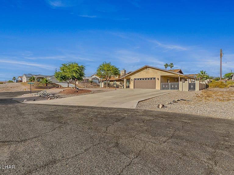 3240 Silver Arrow Dr photo 4