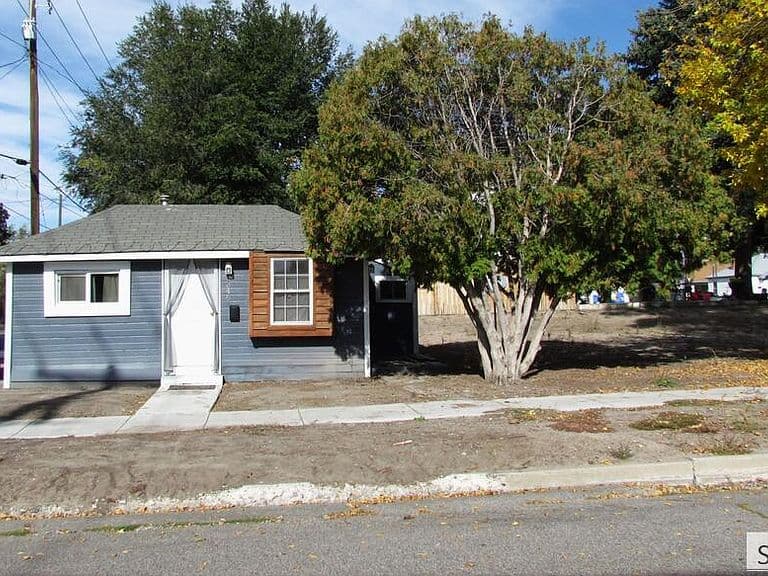 346 Chamberlain Ave photo 2