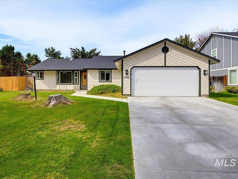 3321 N Lena Pl photo 1