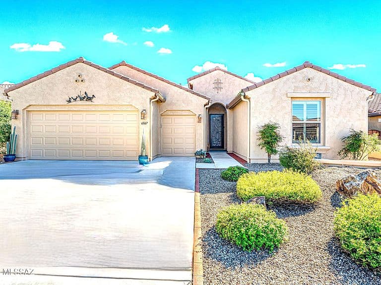 61667 E Oakwood Dr photo 3