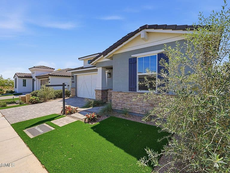 17387 W CARLISLE Drive photo 3