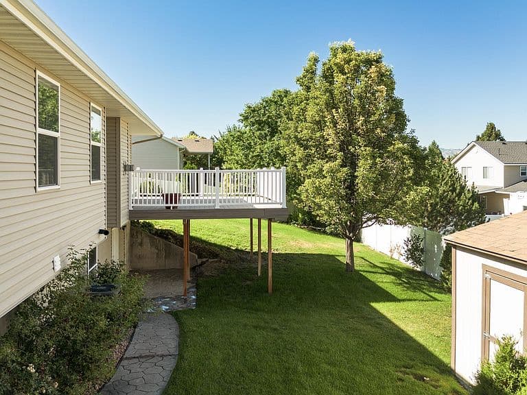 2445 Coleman St photo 5