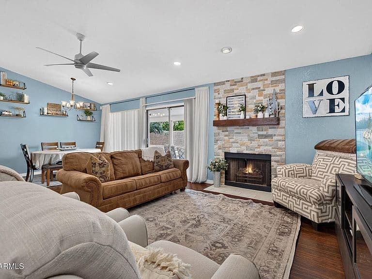 1211 N LEOMA Court photo 4