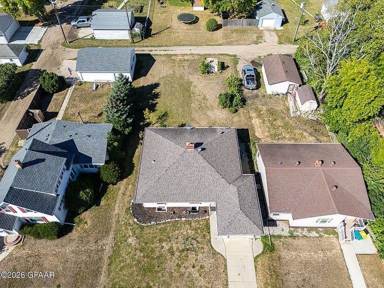 219 2nd Ave N photo 5