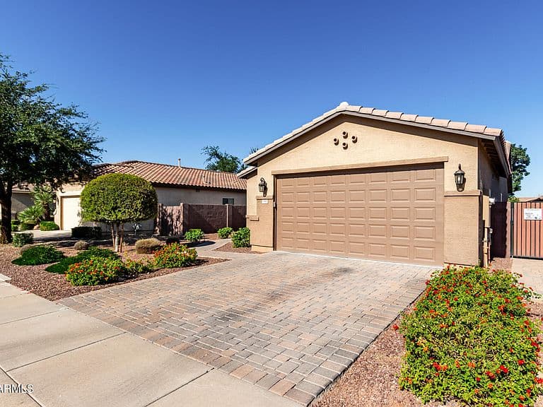 346 W Lyle Ave photo 4