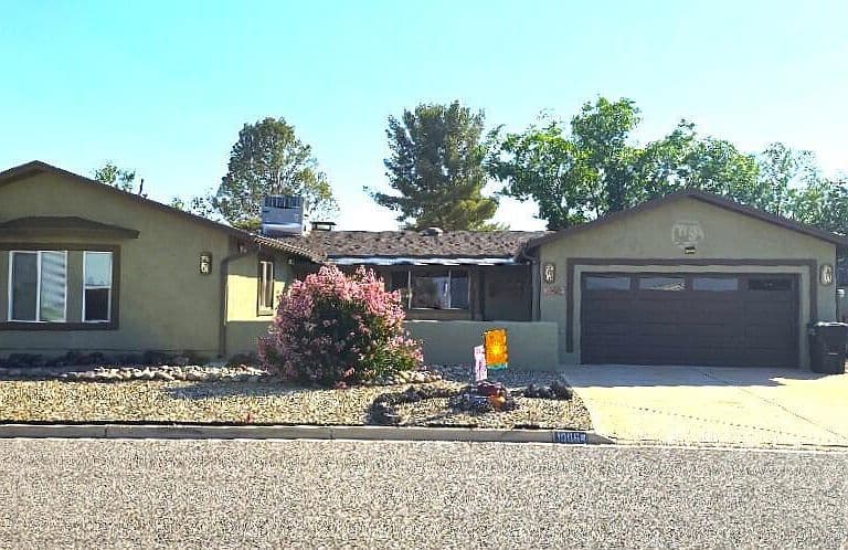 1006 E Geneva St photo 2