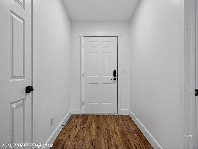 115 Navajo St photo 3