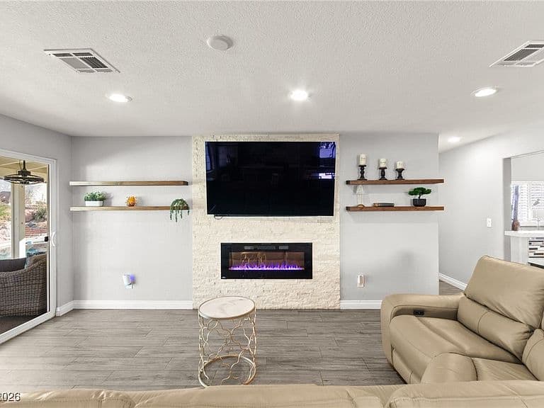 1013 Calico Ridge Dr photo 4