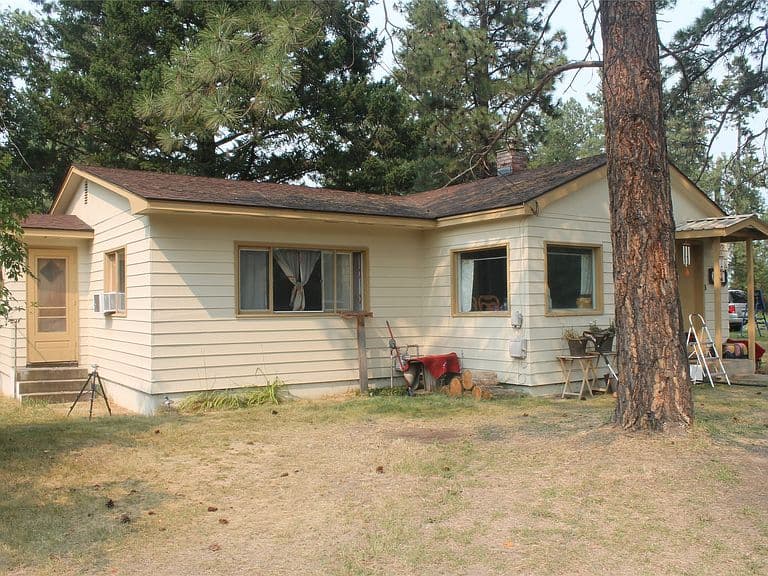 437 Maple Dr photo 1