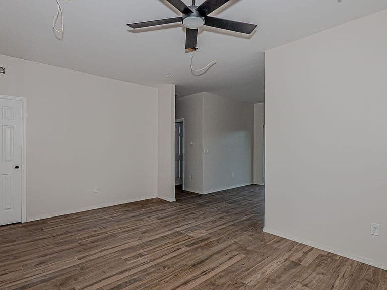 1433 W Lebanon Springs Trl photo 3