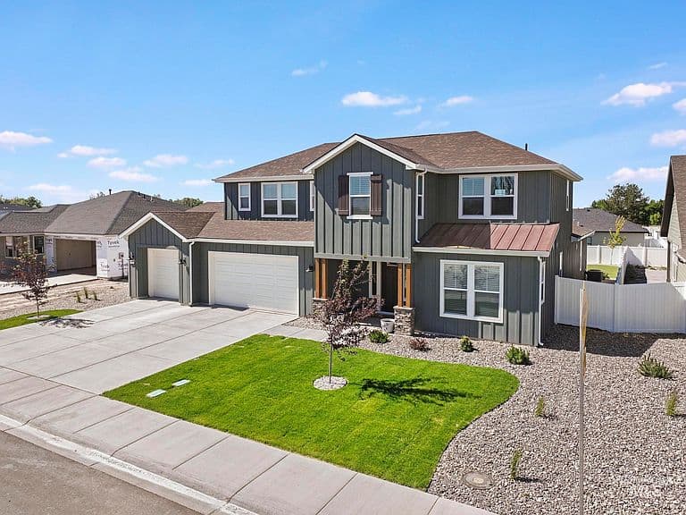 352 Maxine Ln W photo 3