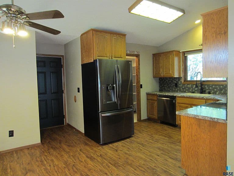 635 N Solar Dr photo 3