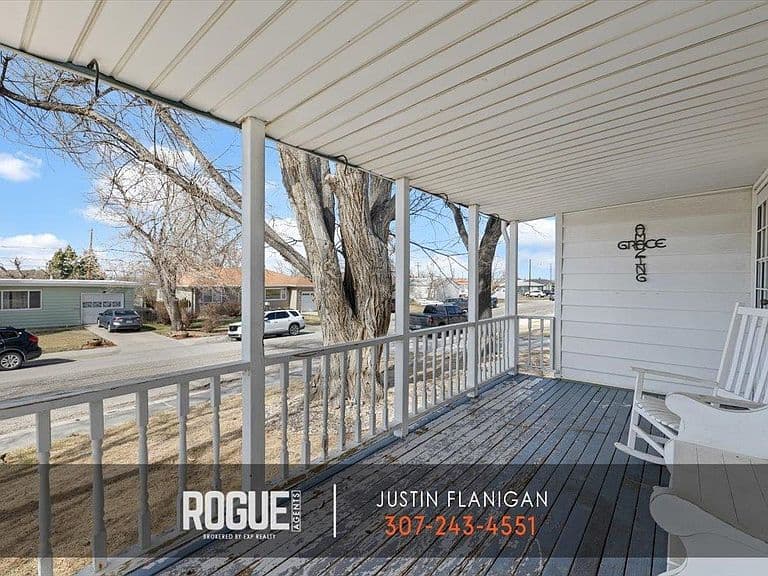 2131 Hyview Dr photo 5