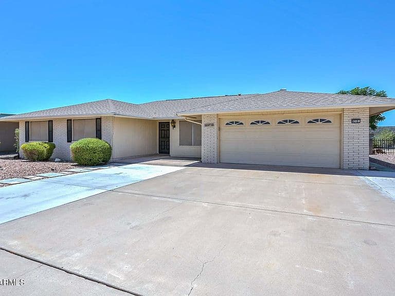 9719 W NEWPORT Drive photo 1