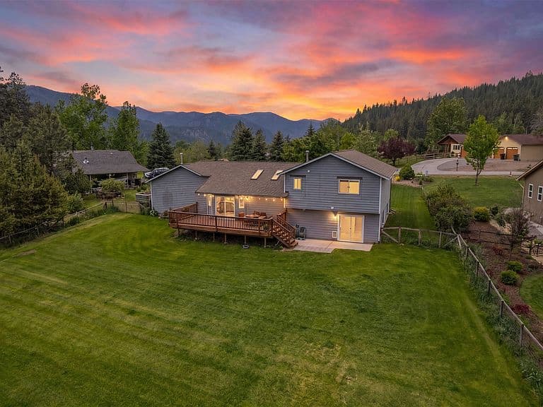 21119 Handley Loop photo 1