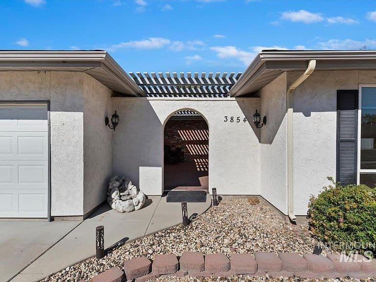 3854 S Rushmore Way photo 5