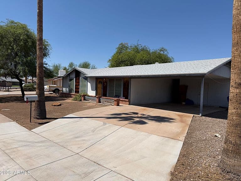 2568 E COMMONWEALTH Circle photo 1