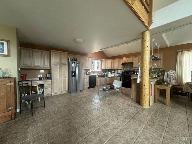 4454 N 1325 E photo 5