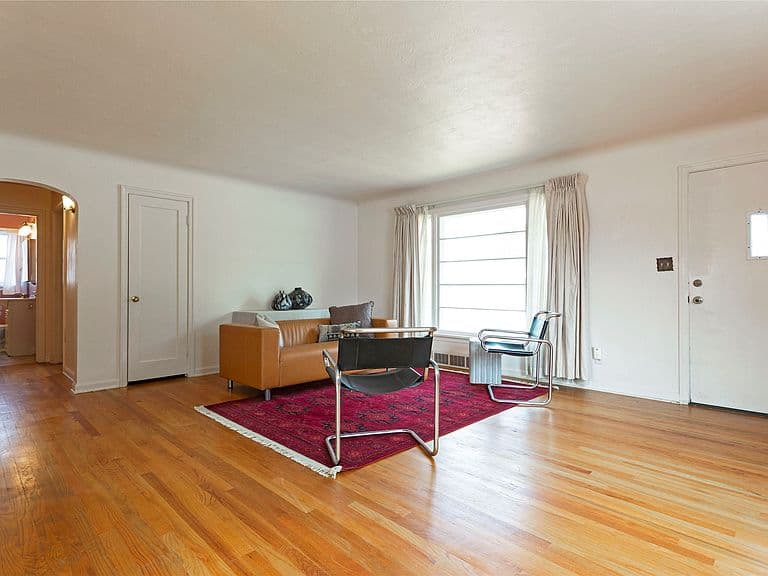 511 Livingston Ave photo 4
